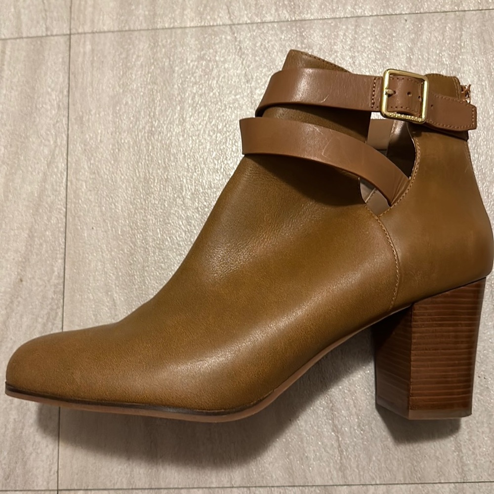 New no box Cole Hann Nilla Bootie Pecan 11B